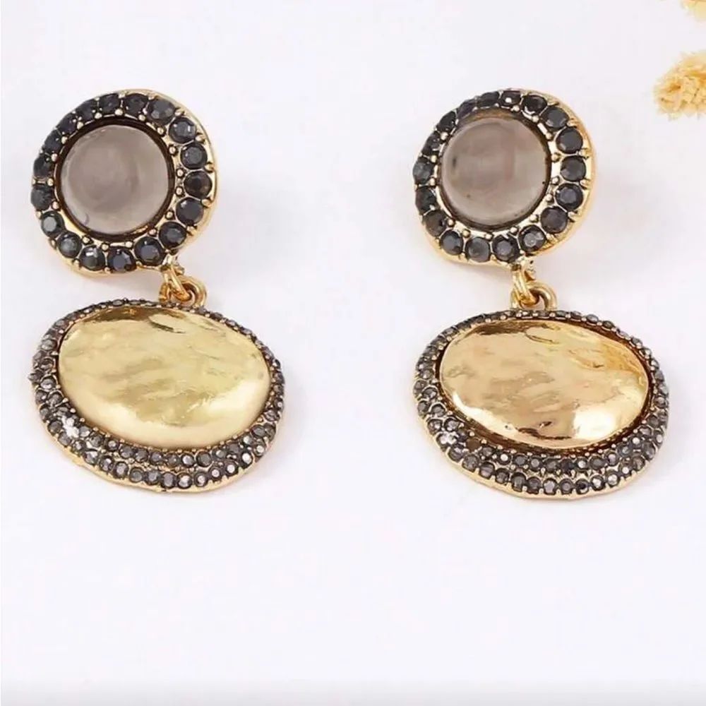 Gold and Black Dangle Earrings A1521